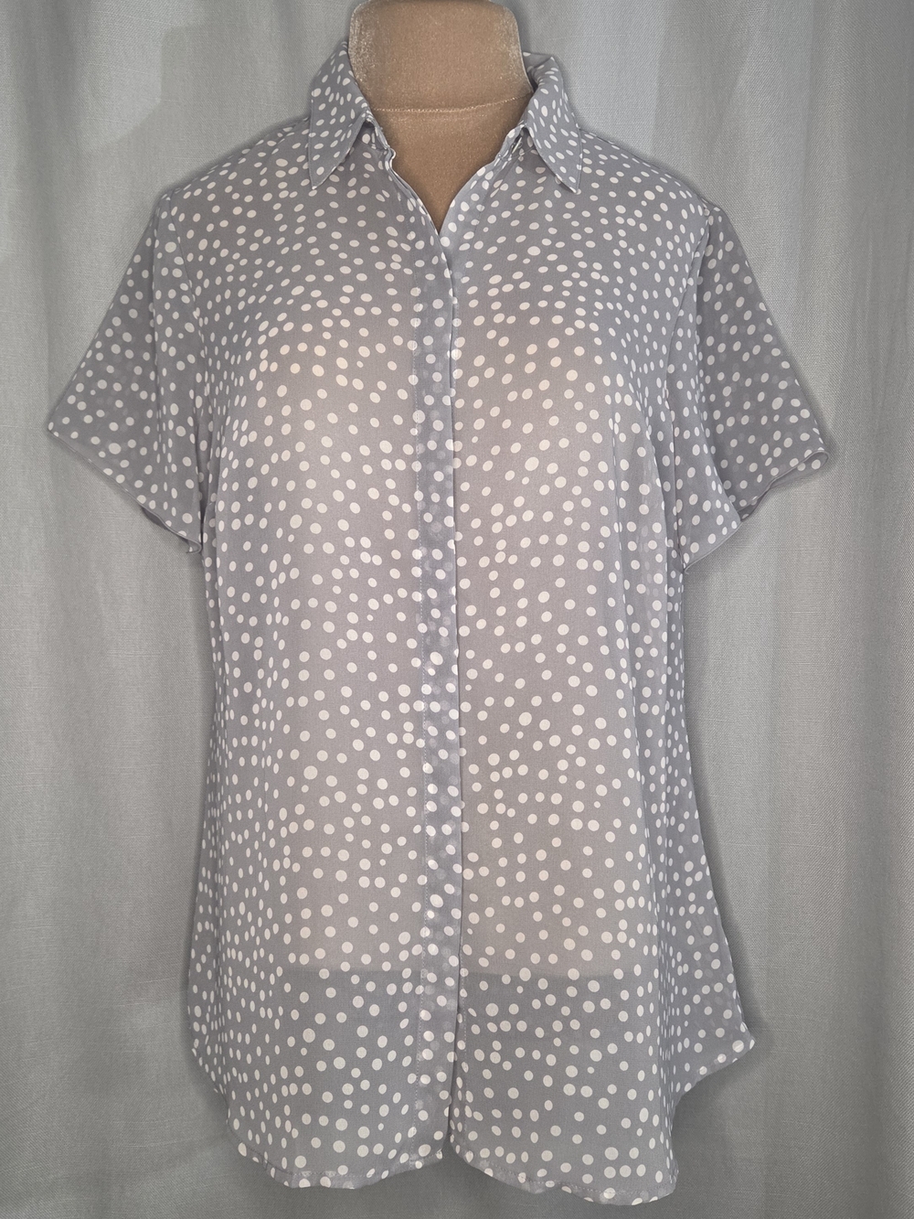 Polka Dot Short-Sleeve Button Front Top - Light Gray By Coldwater Creek Size XL